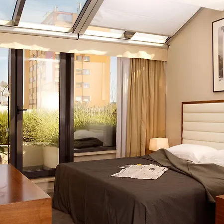 アトリウム スプリト