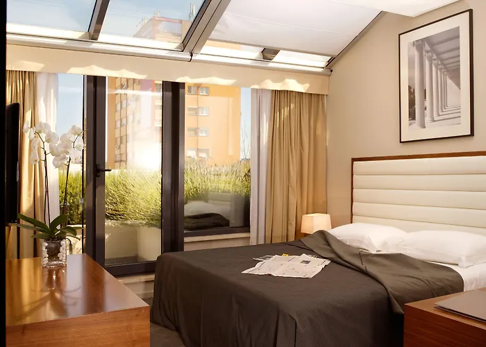 アトリウム スプリト