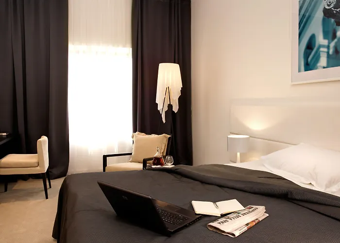Atrium 5*