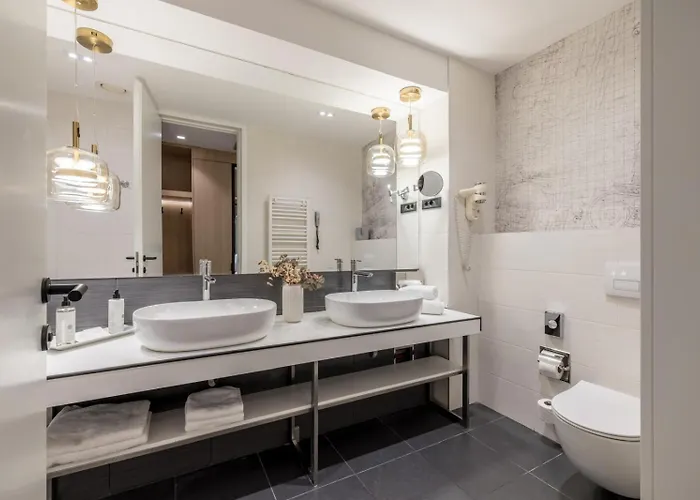 Hotell Atrium 5*