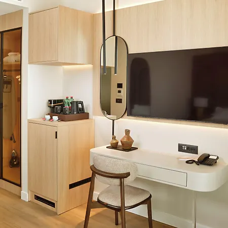 Atrium 5*