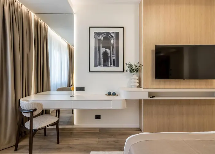 Atrium Hotel 5*