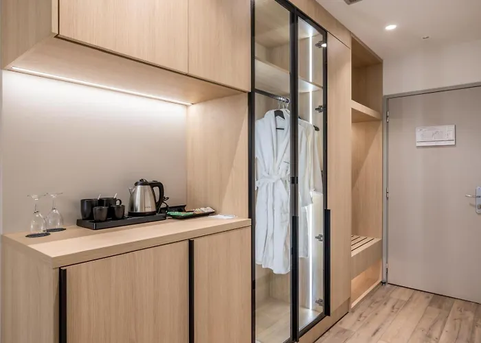 Atrium 5*