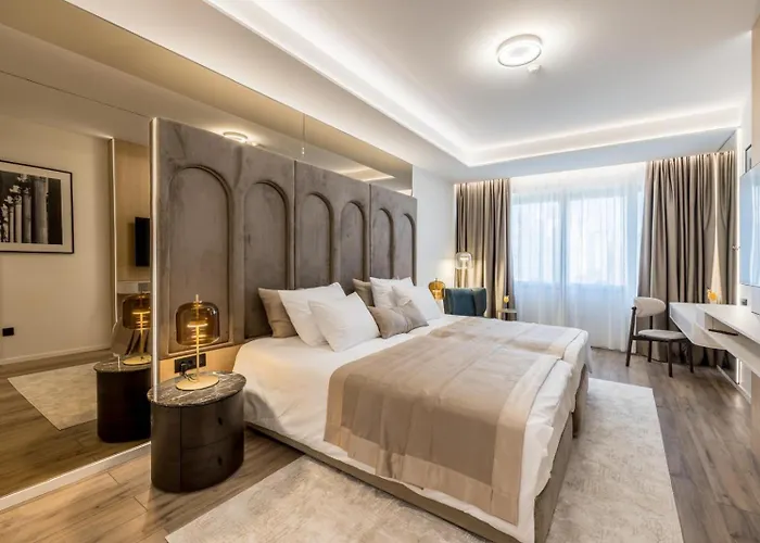 Atrium Hotel 5*